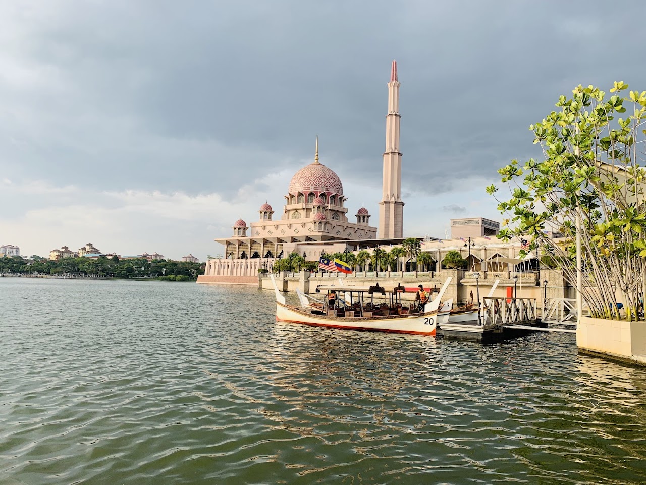 Cruise Tasik Putrajaya photo 1