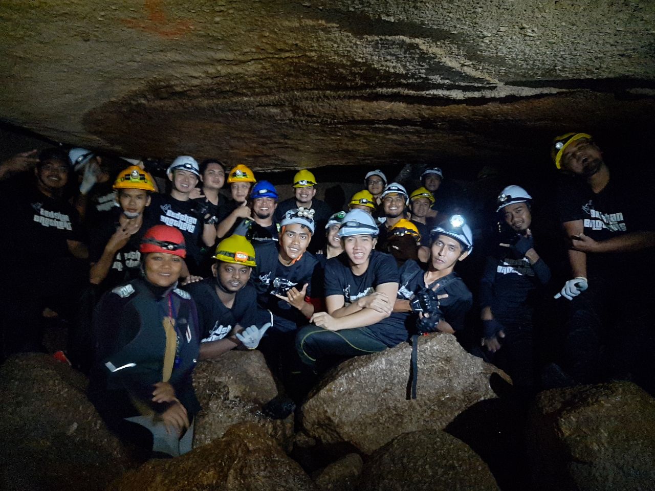 Gua Batu Maloi by RNR Adventures team building