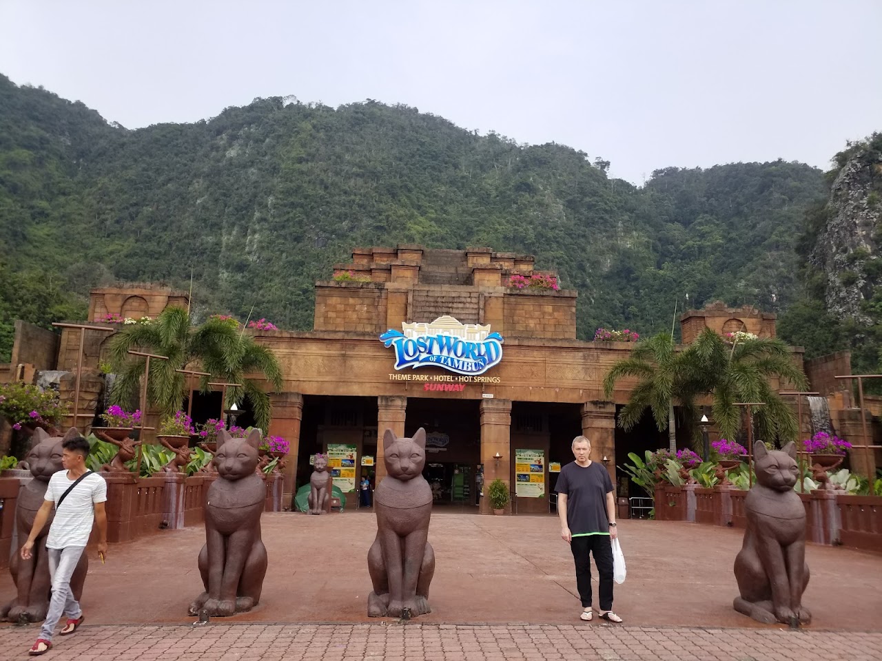 Sunway Lost World Theme Park : Hot Springs & Night Park photo 1