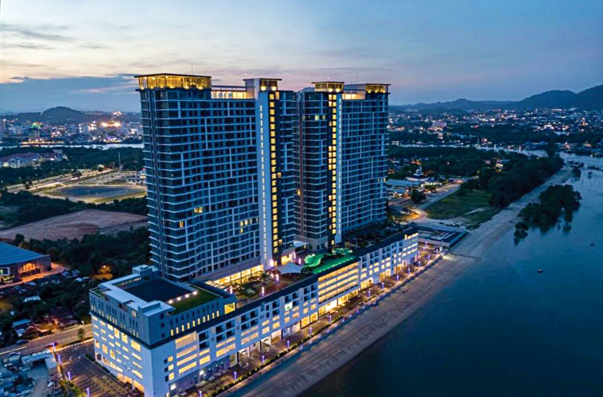 Swiss-Belhotel Kuantan team building