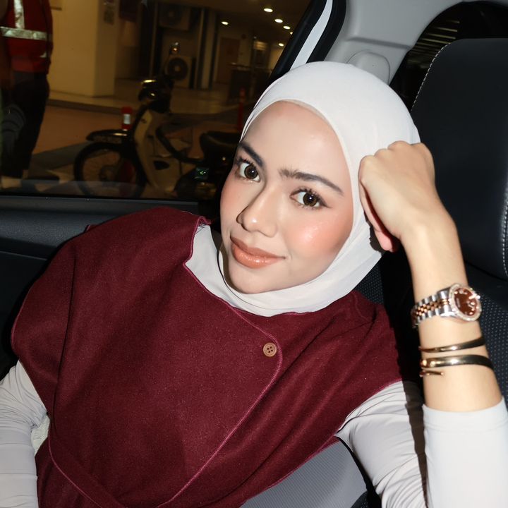 suterafrina Makeup Artist